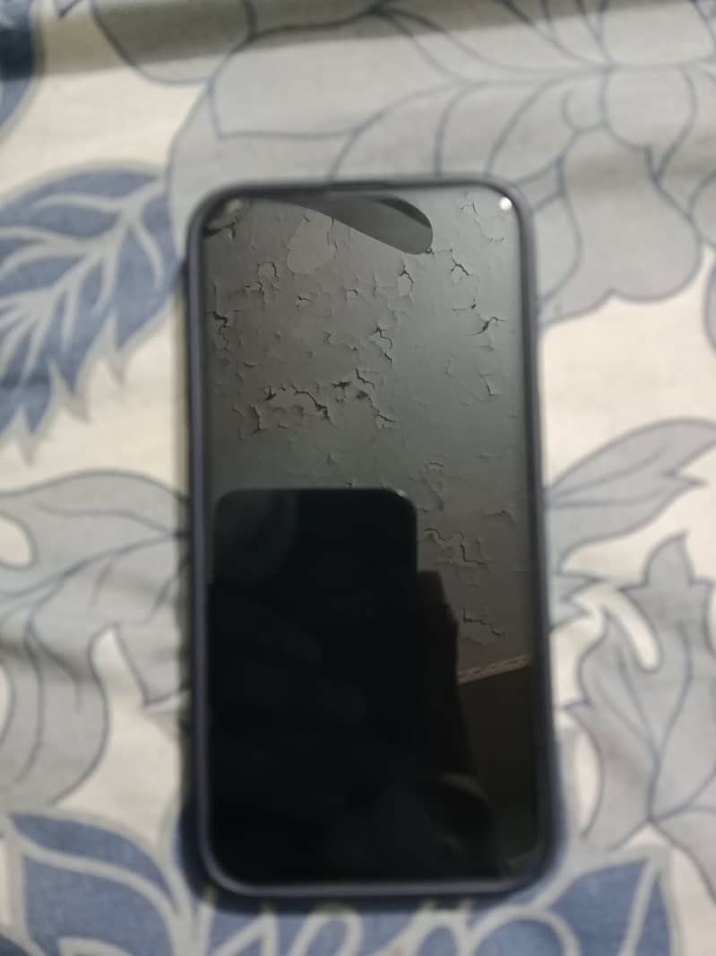Apple iPhone 13 2
