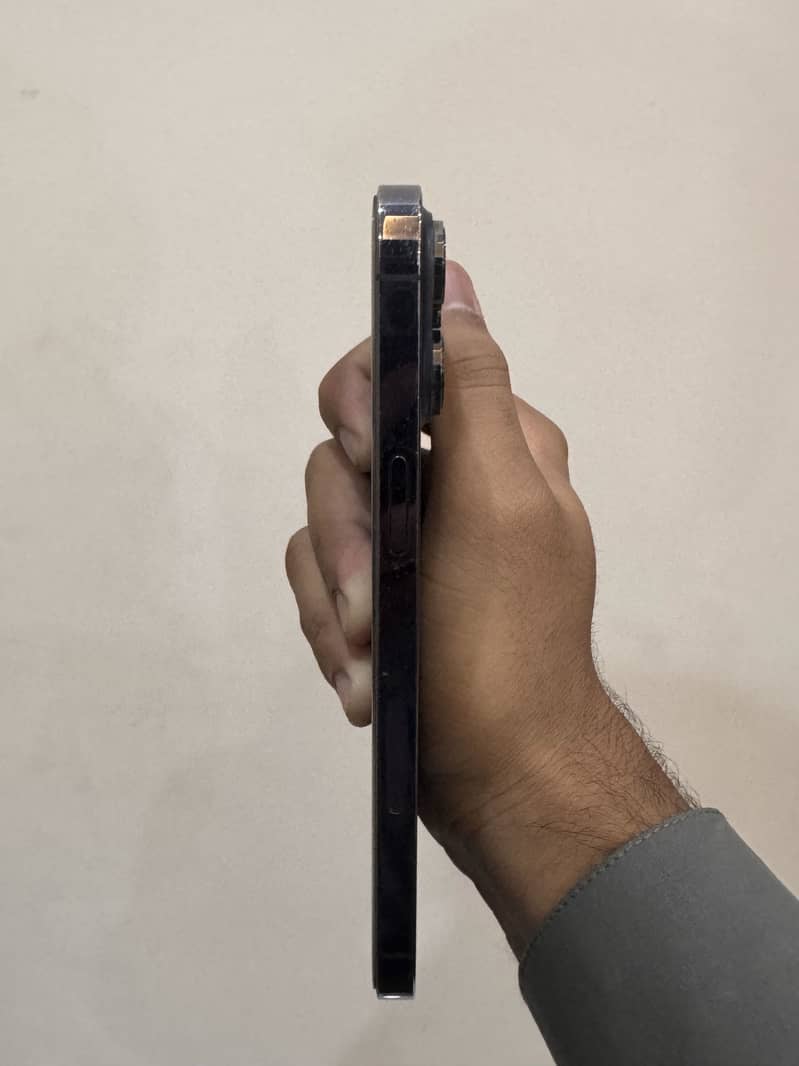 Apple iPhone 14 Pro Max 2