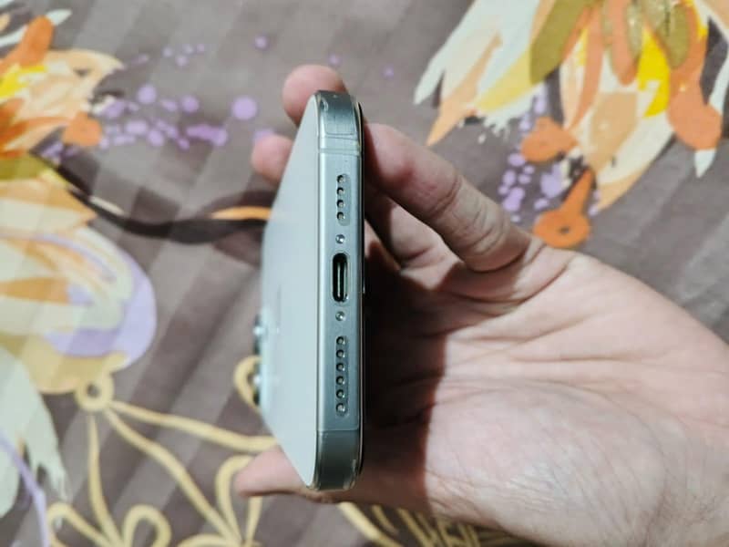 Apple iPhone 15 Pro Max 3