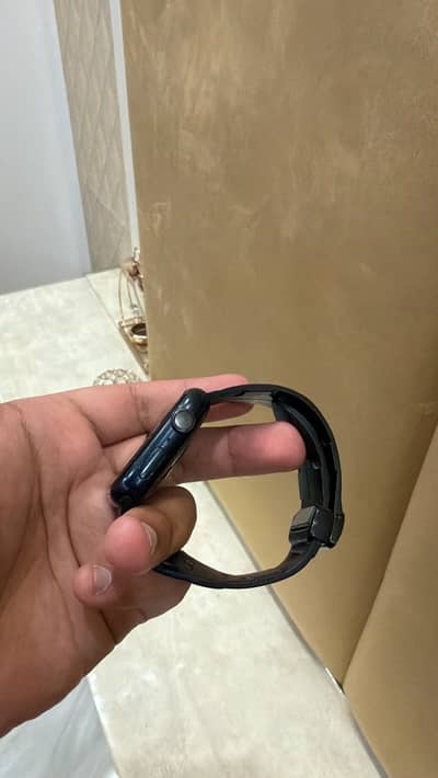 Apple watch series 7 (GPS).