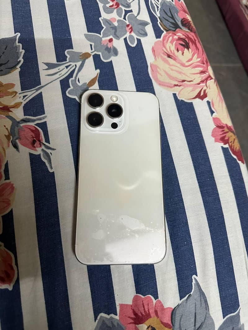 Apple iPhone 15 Pro Max 2