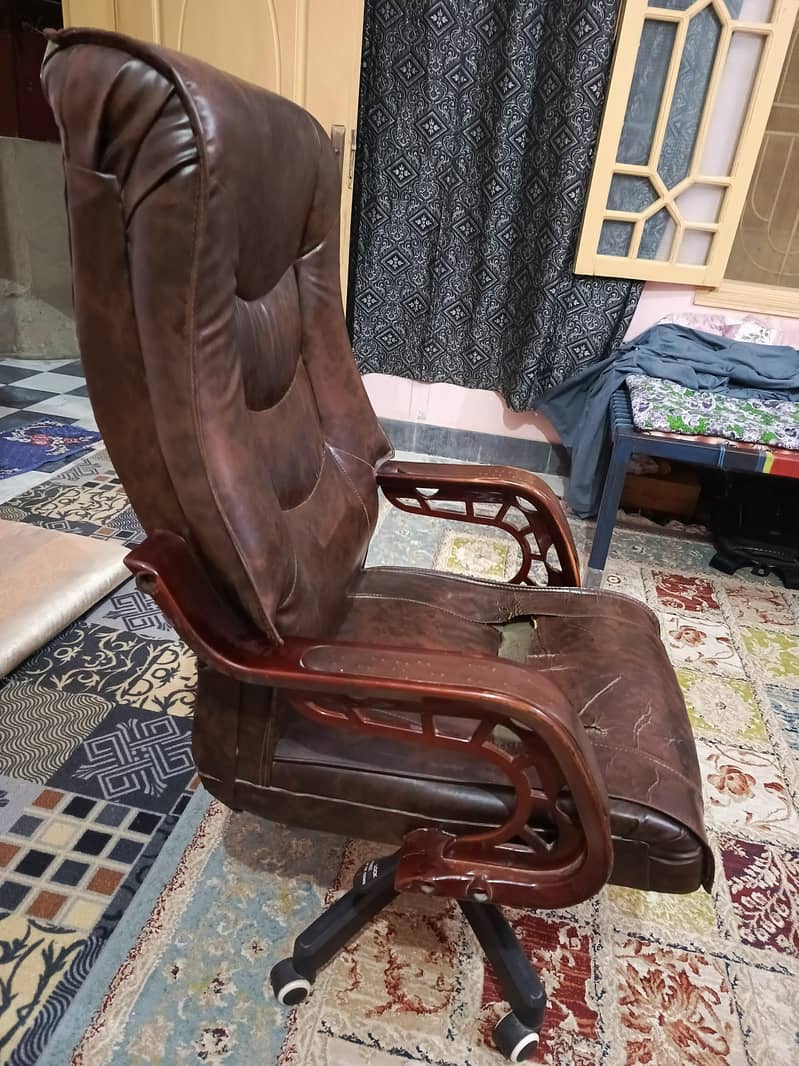 Executive Chair 0