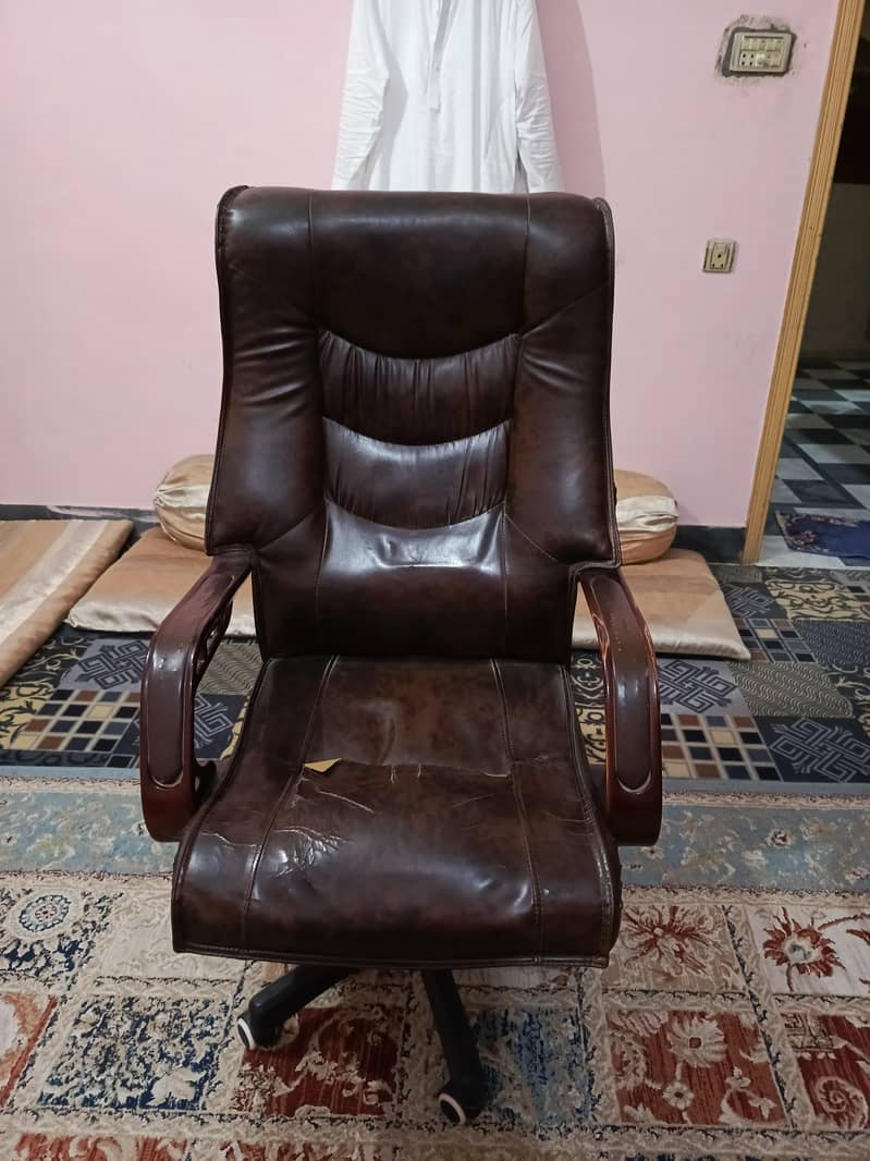 Executive Chair 3