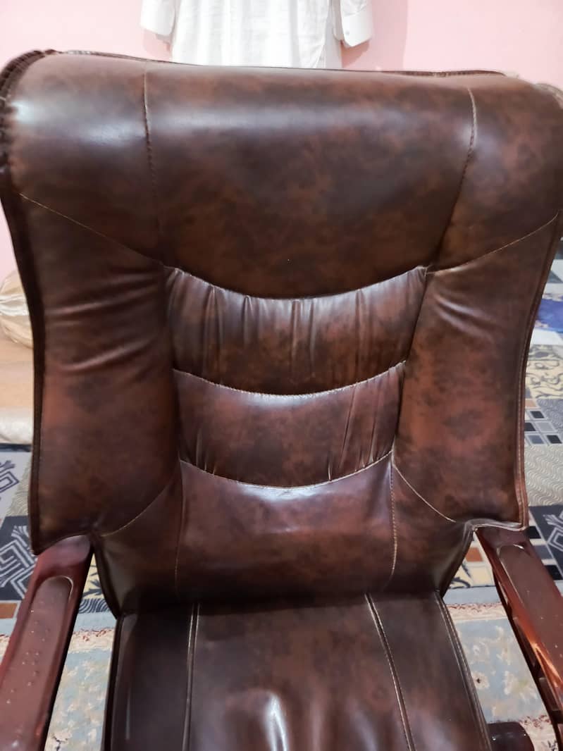 Executive Chair 6
