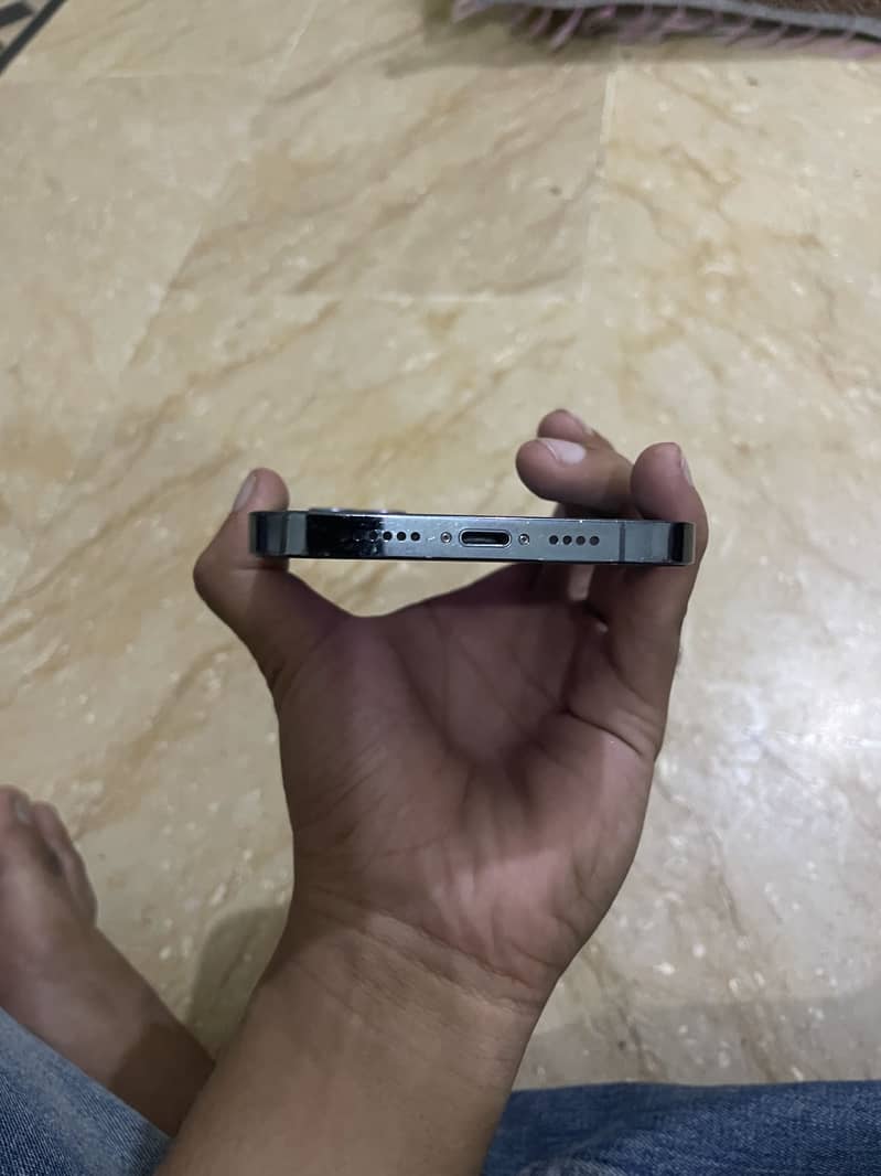 Apple iPhone 12 Pro Max 3