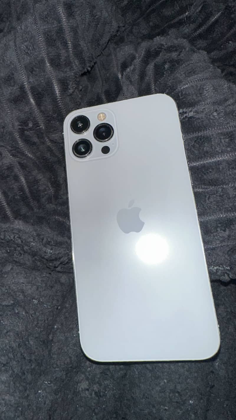 Apple iPhone 12 Pro Max 4