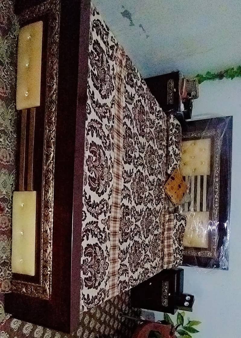 Bed with side tables 0