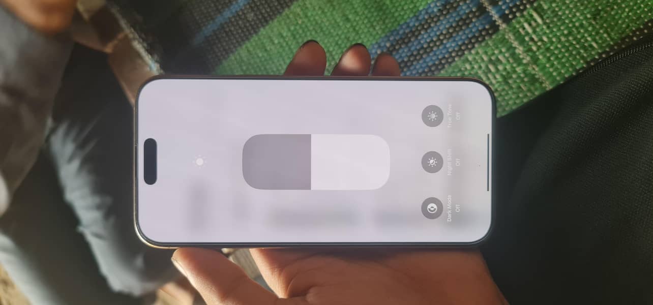 Apple iPhone 16 Pro Max 2