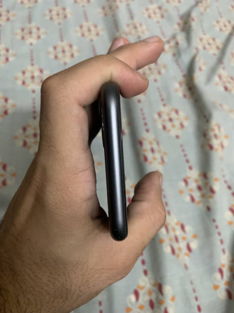 Apple iPhone 11 6