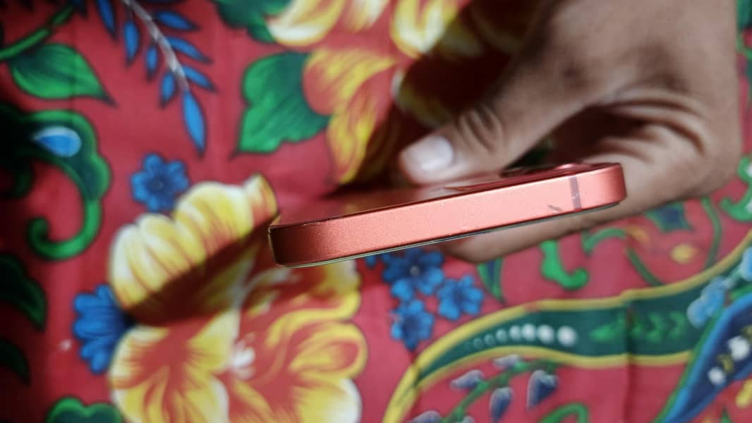 Apple iPhone 12 6
