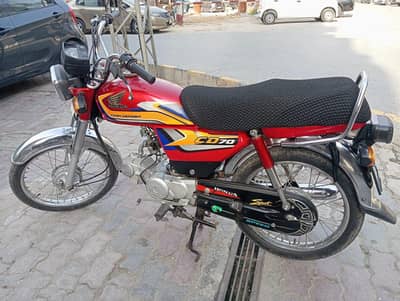 CD 70 2025/2026 model 10 by 10 condition like a brand new bike