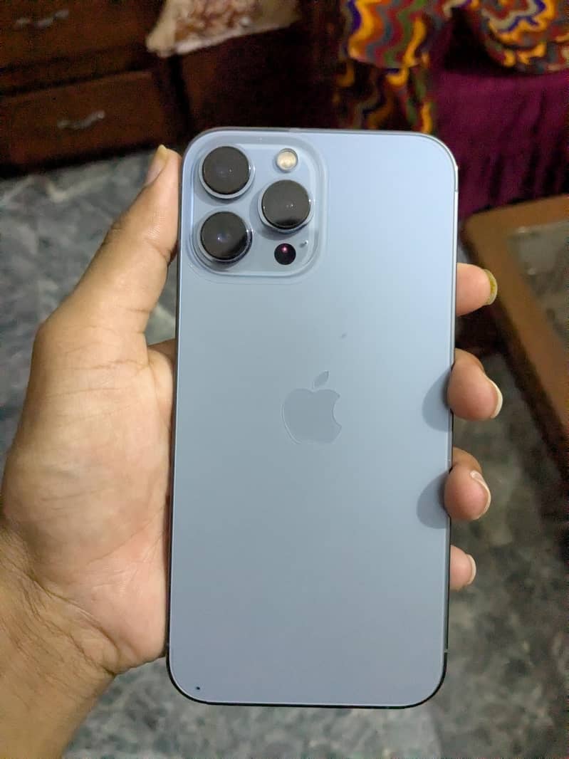 Apple iPhone 13 Pro Max 3