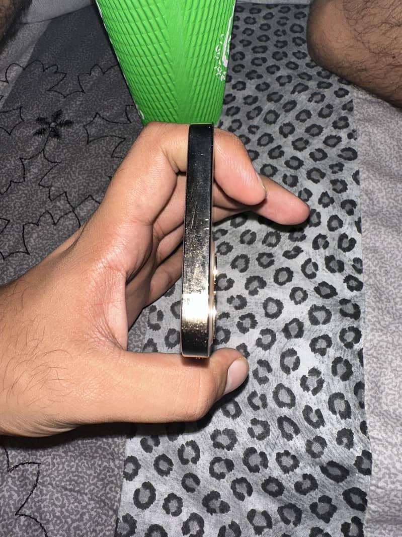 Apple iPhone 12 Pro 4