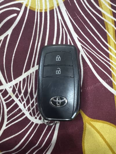 Toyota yaris hatcback original remote for sal
