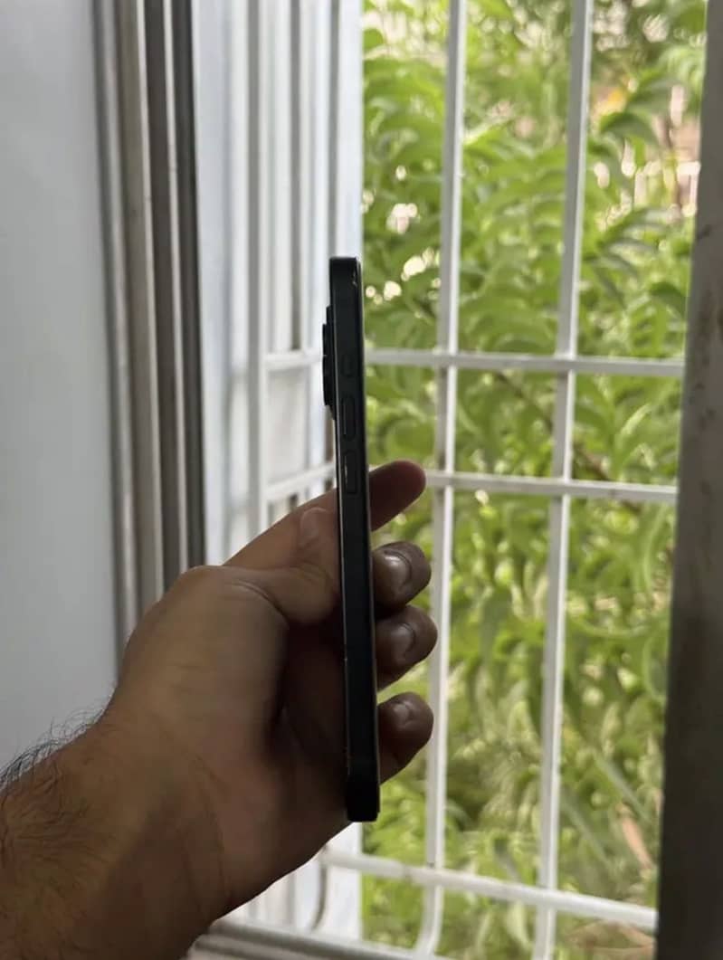 Apple iPhone 15 2