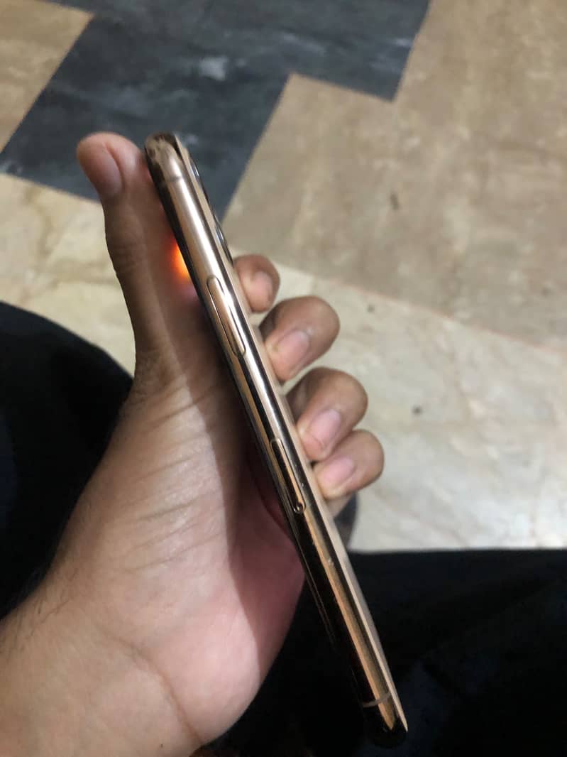 Apple iPhone 11 Pro 1