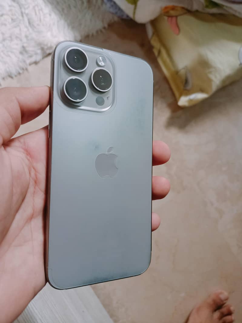 Apple iPhone 15 Pro Max 0