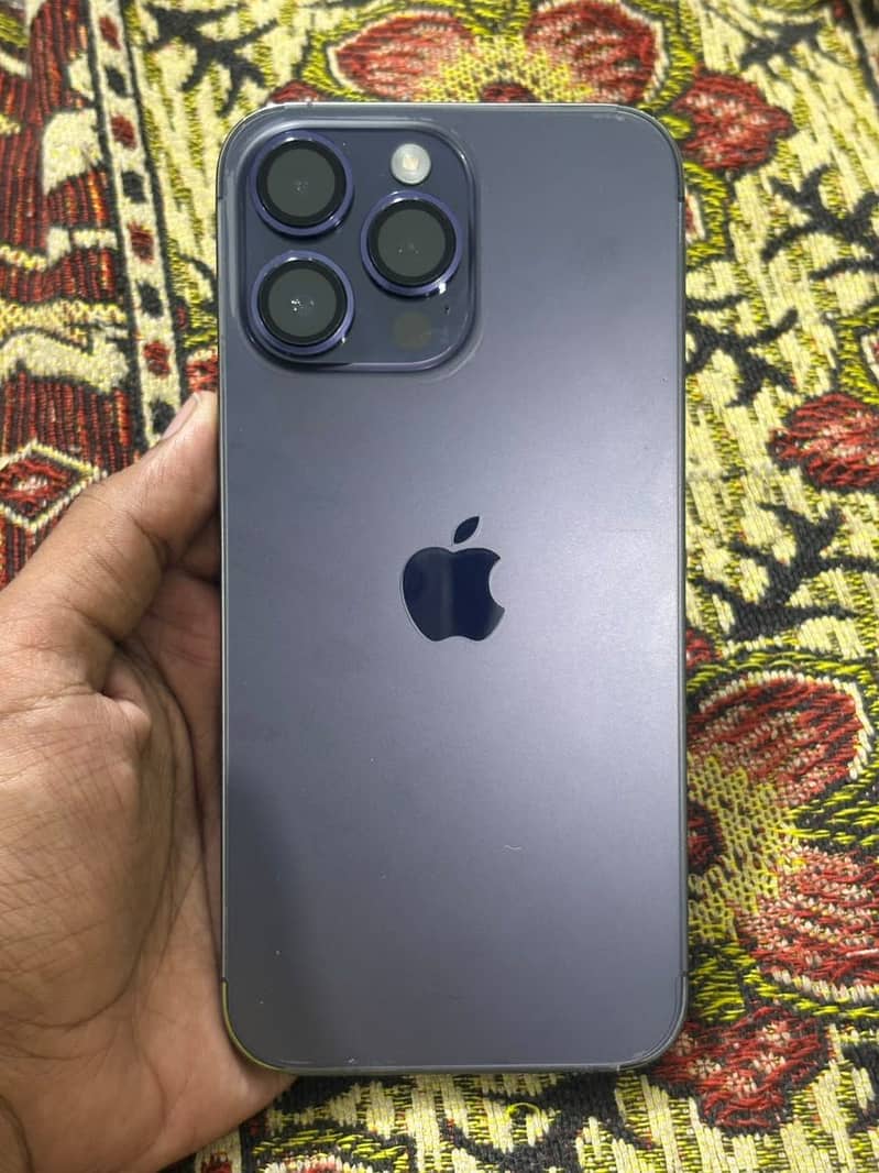 Apple iPhone 14 Pro Max 1