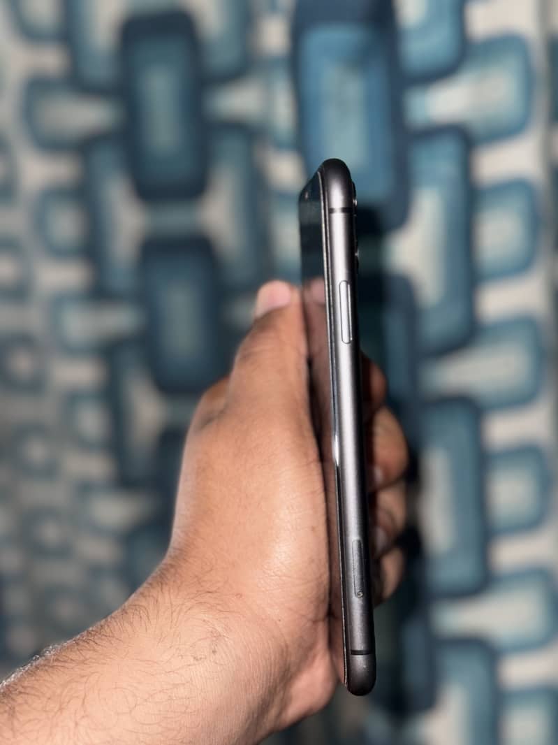 Apple iPhone 11 2