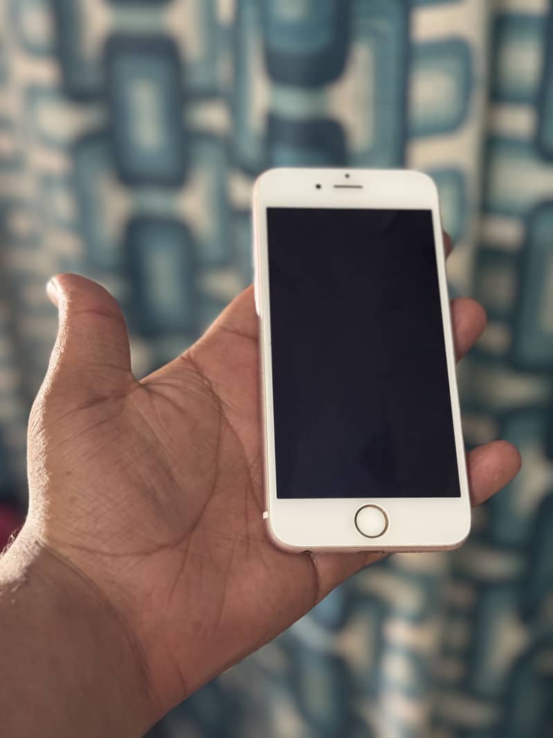 Apple iPhone 6S 4