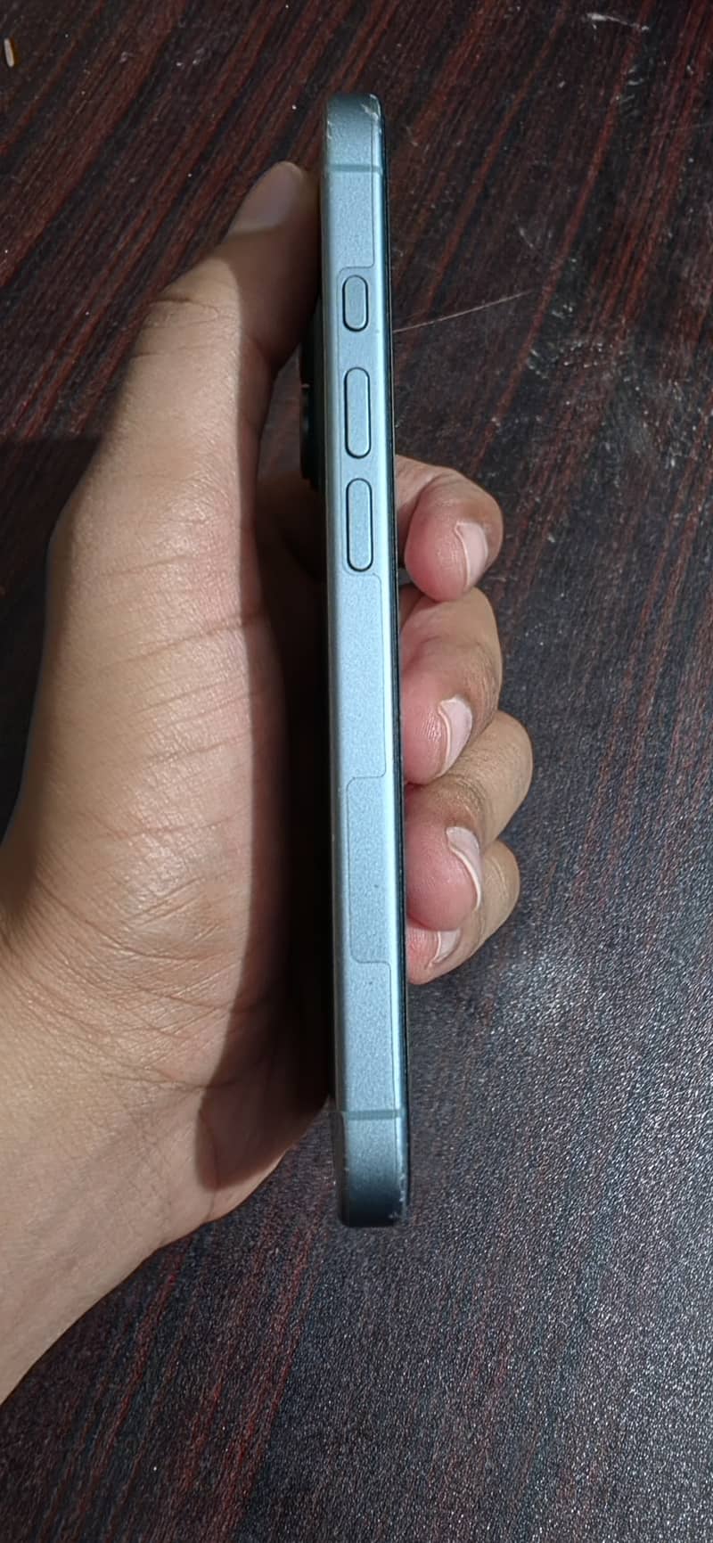 Apple iPhone 16 2