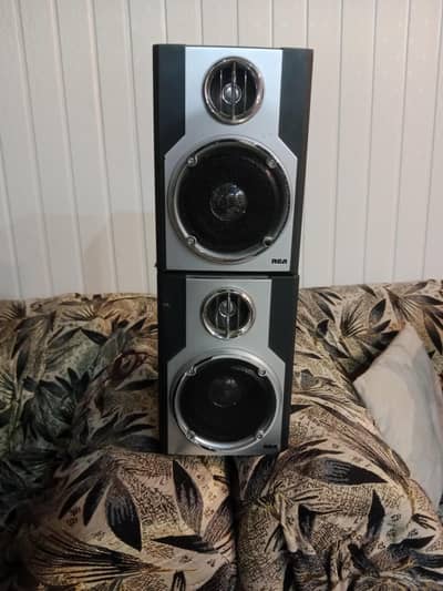 4.5 inch speakar good bass. sound