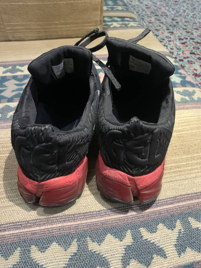 ASICS 0