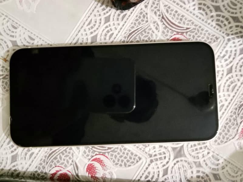 Apple iPhone 12 3