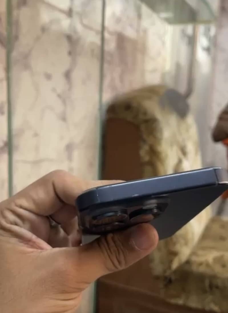 Apple iPhone 15 Pro 2