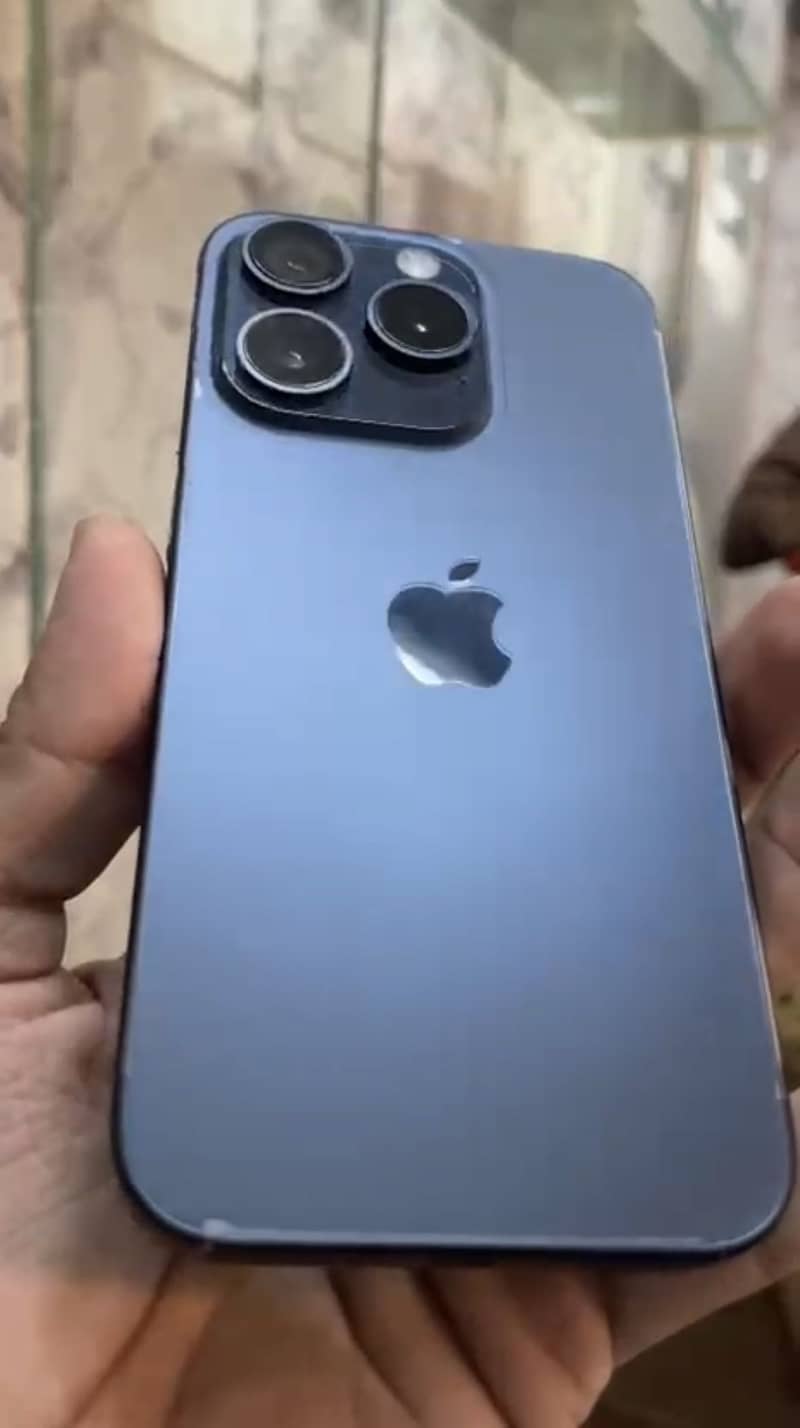 Apple iPhone 15 Pro 0