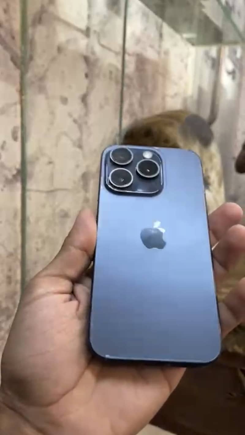 Apple iPhone 15 Pro 6