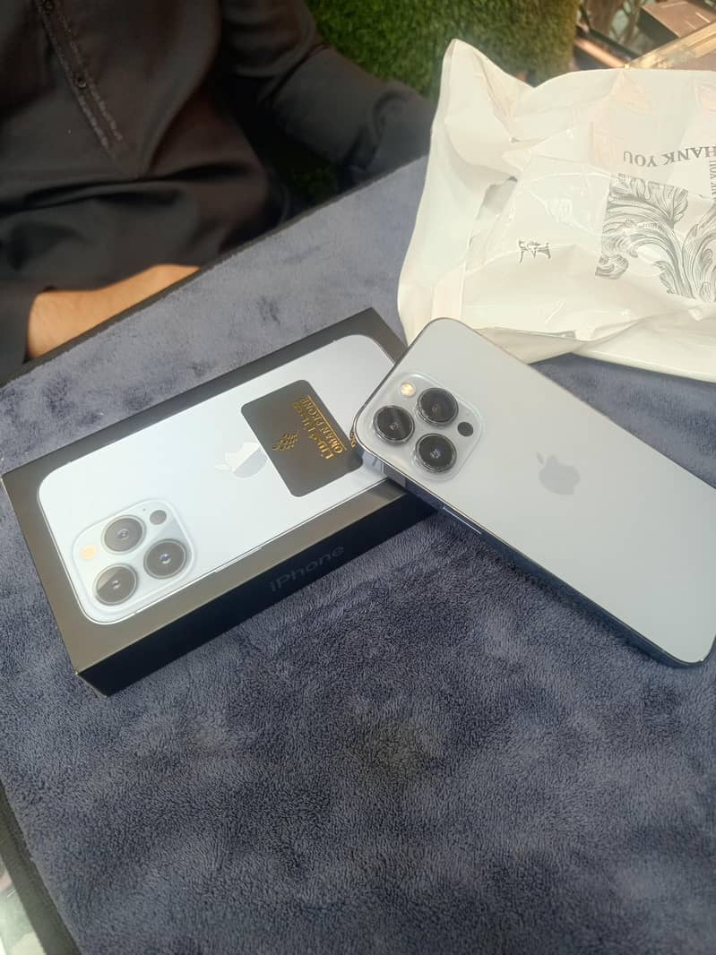 Apple iPhone 13 Pro 0