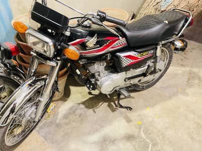 Honda 125 2024 good condition one hand used applid he bike urgent sale