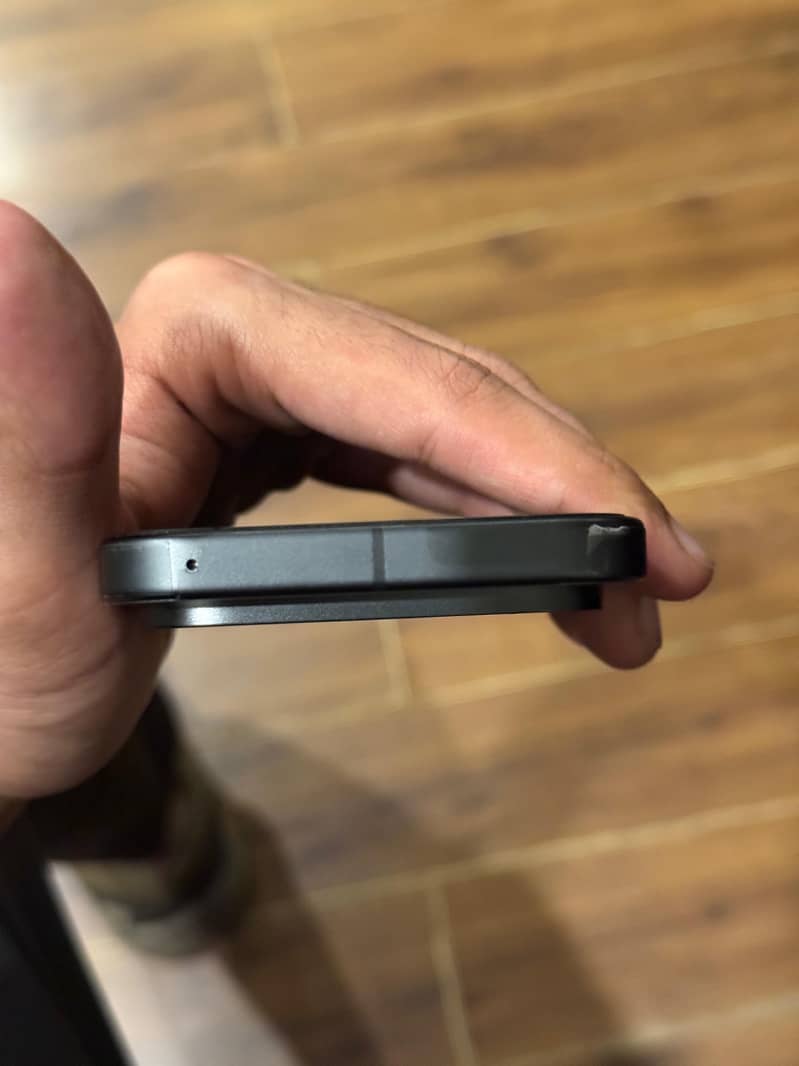 Google Pixel 9 4