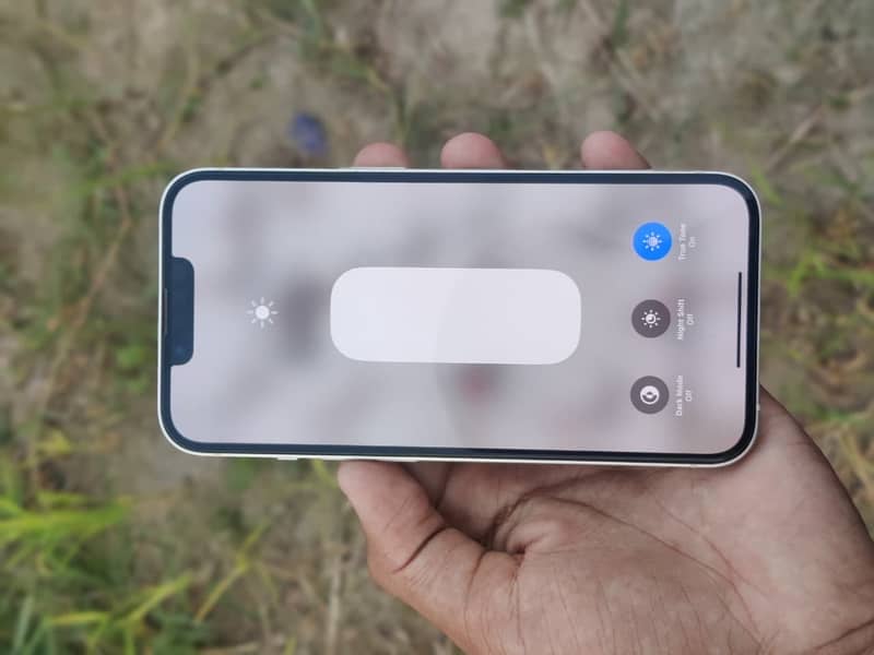 Apple iPhone 13 2