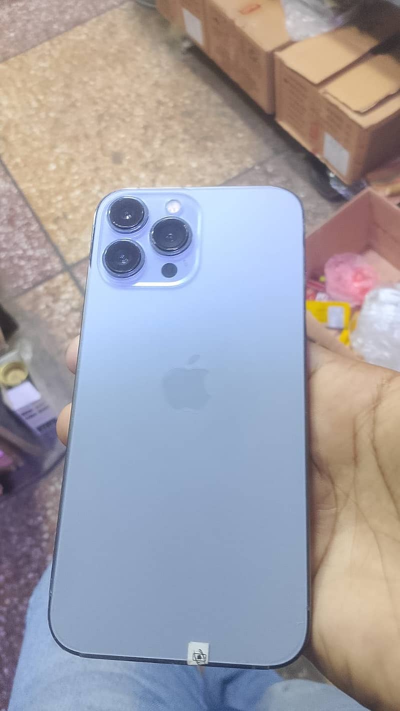 Apple iPhone 13 Pro Max 1