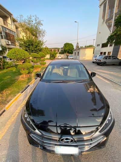 Hyundai Elantra 2022