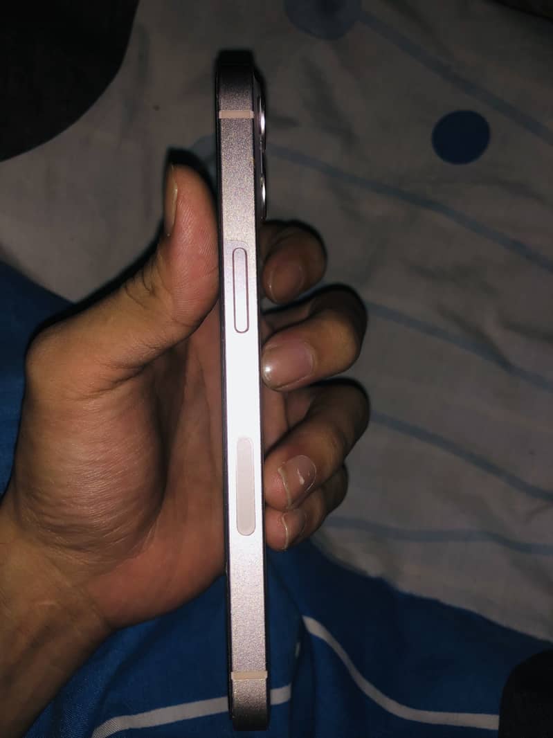 Apple iPhone 13 1