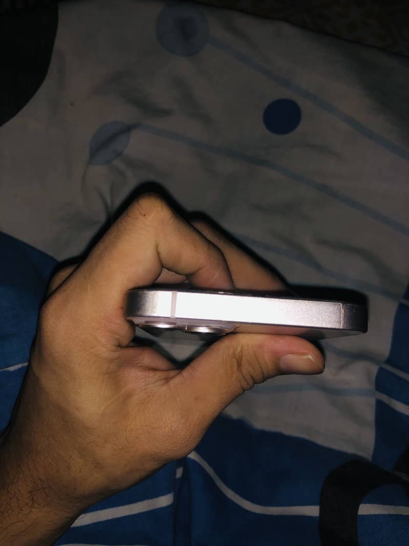 Apple iPhone 13 3