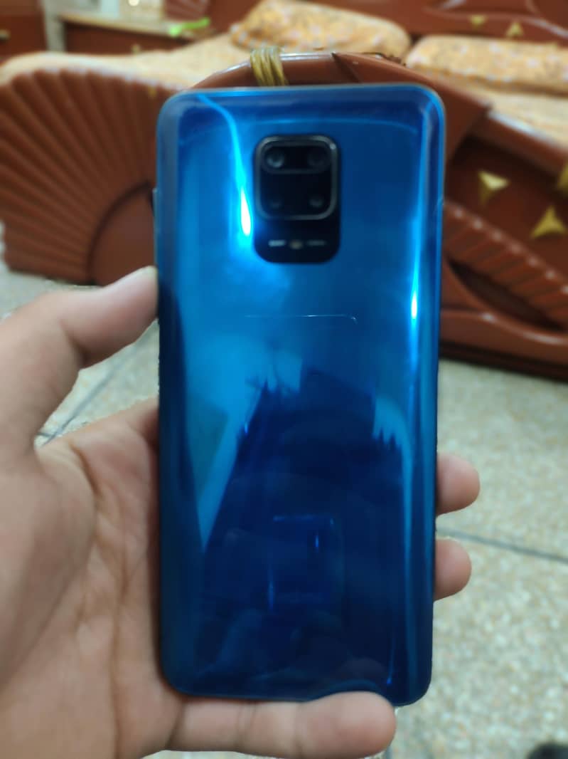 Xiaomi Redmi Note 9S 1