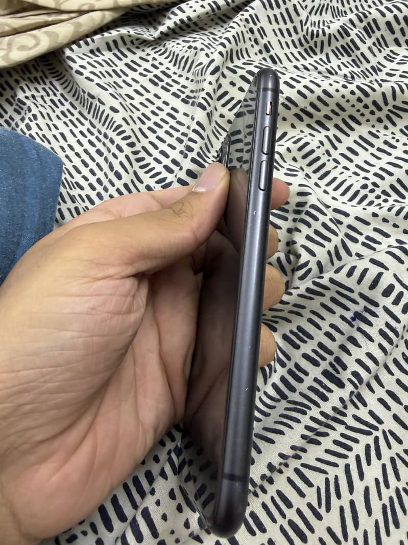 Apple iPhone 11 2