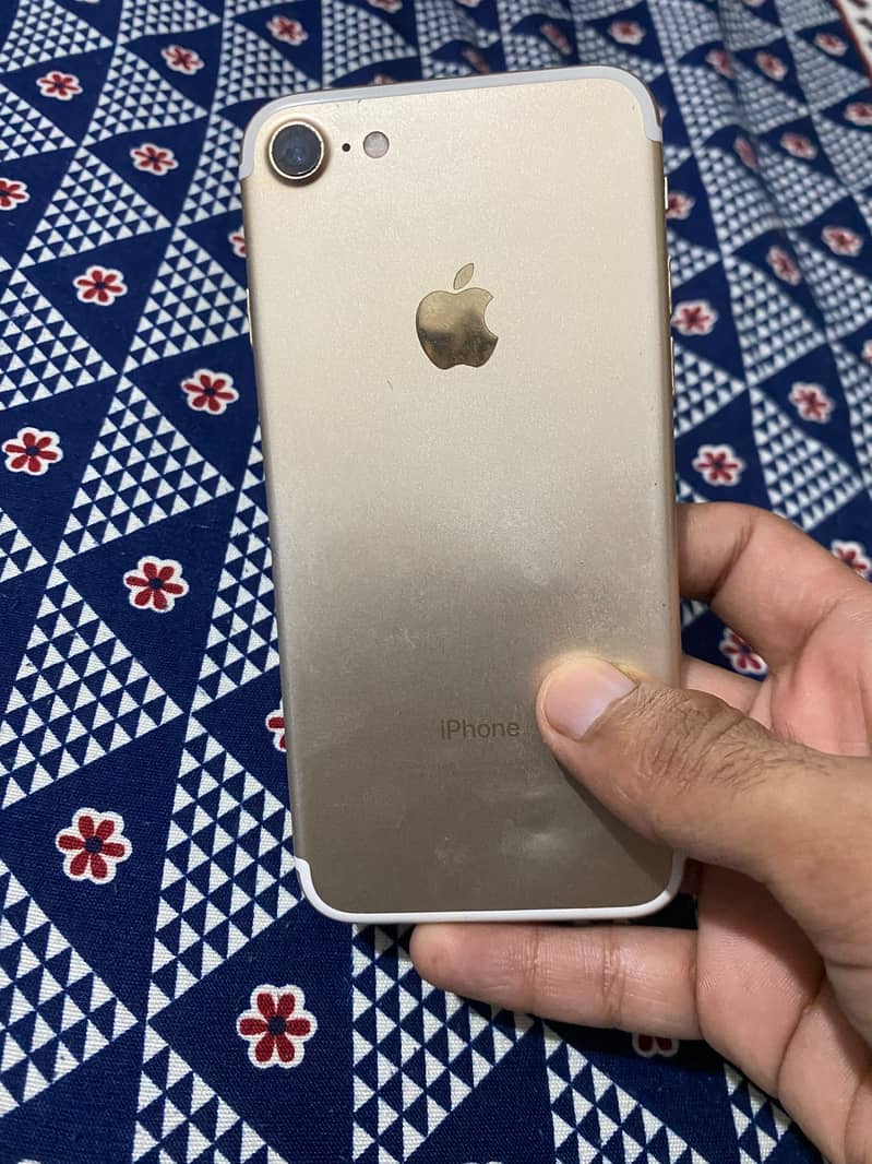 Apple iPhone 7 1