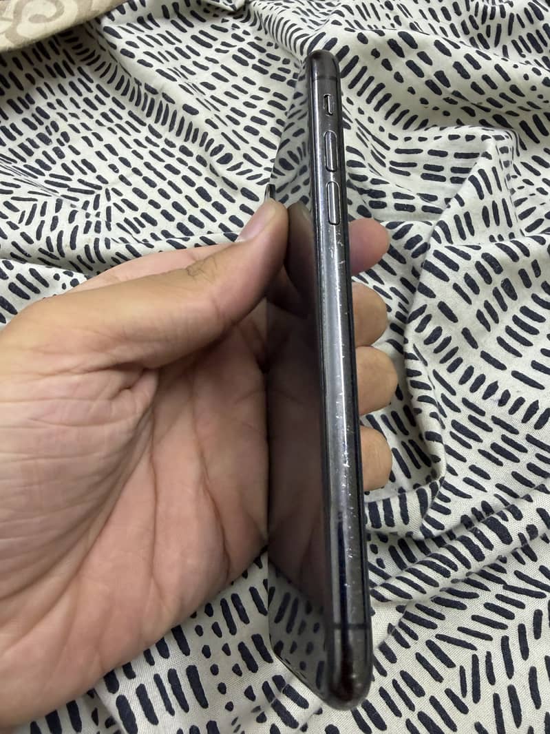Apple iPhone X 3