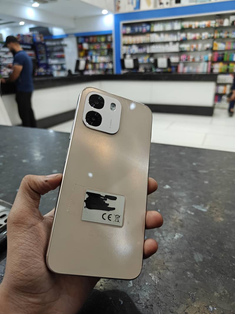 OPPO A6 0