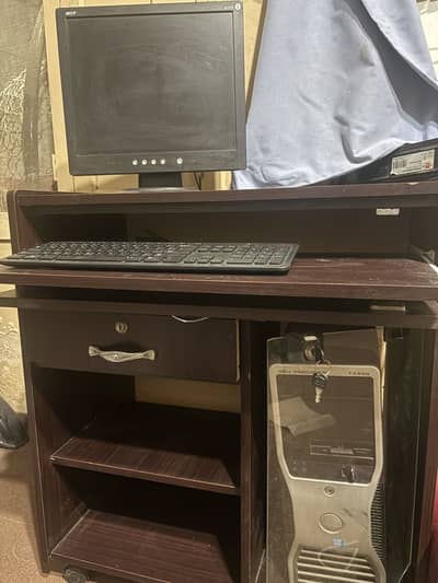Computer table