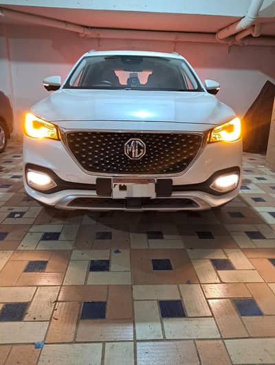 MG HS 2022