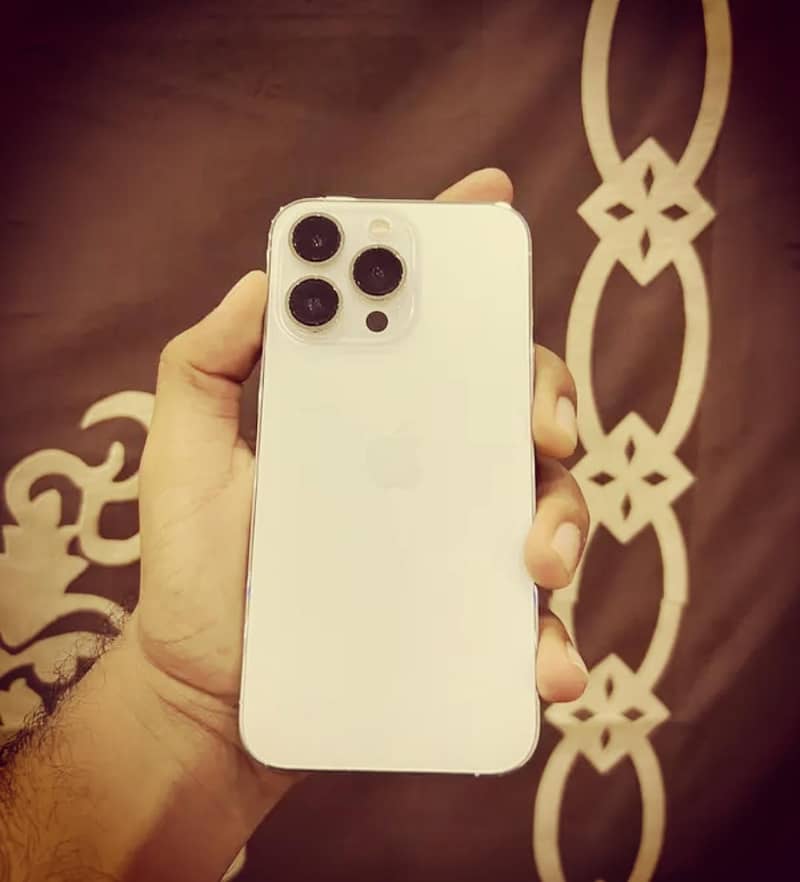Apple iPhone 13 Pro 0