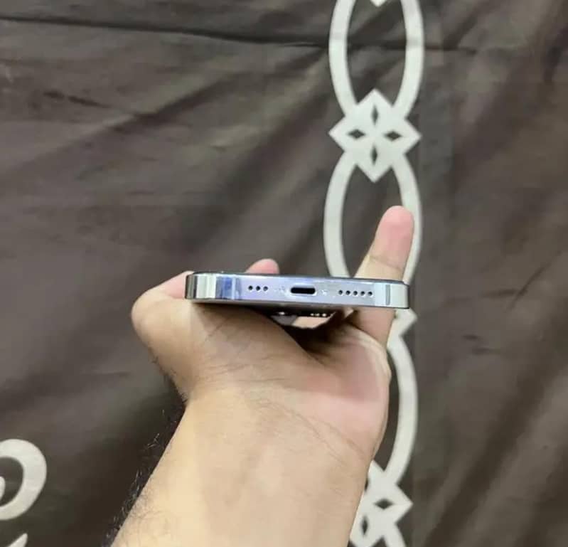 Apple iPhone 13 Pro 4