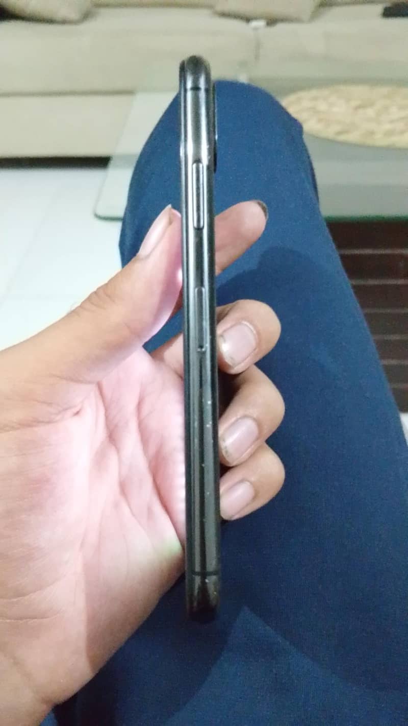 Apple iPhone X 3