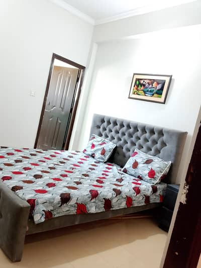 Furnished room available for rent in E11 2